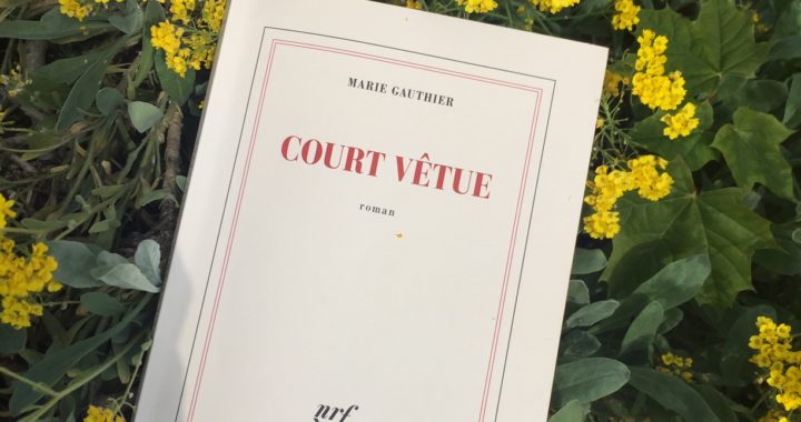 Court vêtue